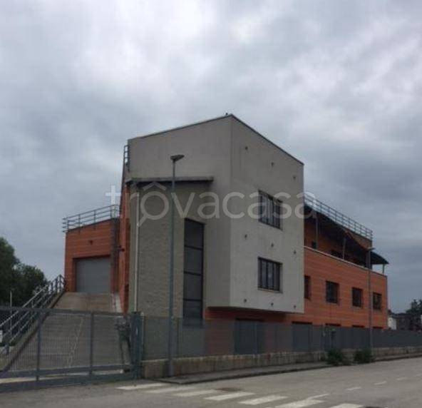 capannone in vendita ad Airasca