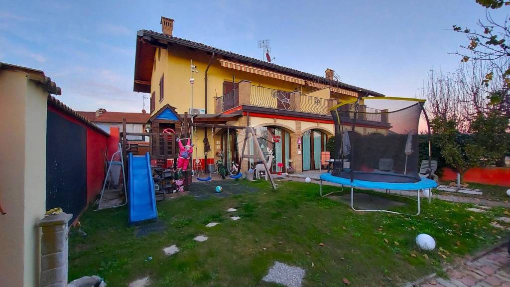 casa indipendente in vendita ad Airasca