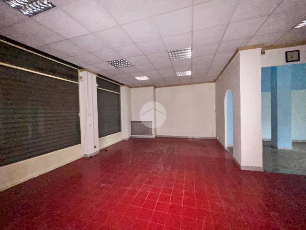 negozio in vendita ad Airasca