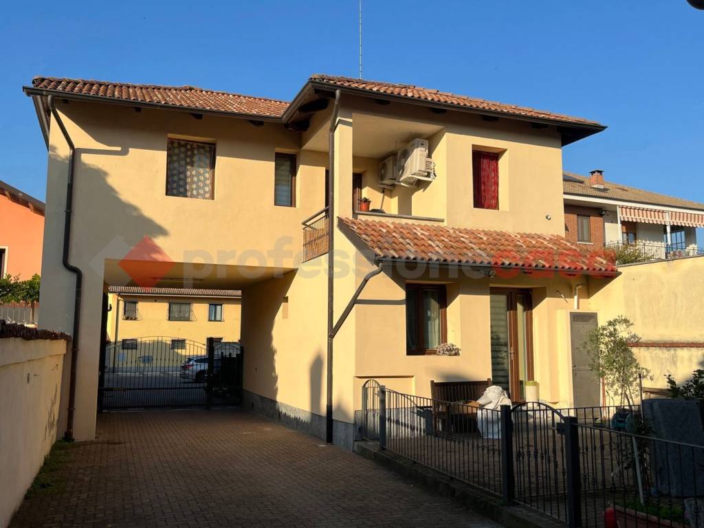 casa indipendente in vendita ad Airasca