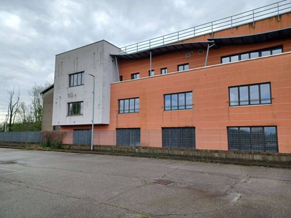 locale commerciale in vendita ad Airasca