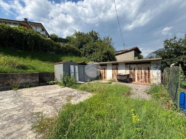 casa indipendente in vendita a Borgo di Terzo in zona Borgo