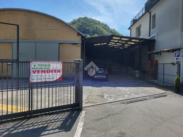 locale di sgombero in vendita a Borgo di Terzo in zona Borgo