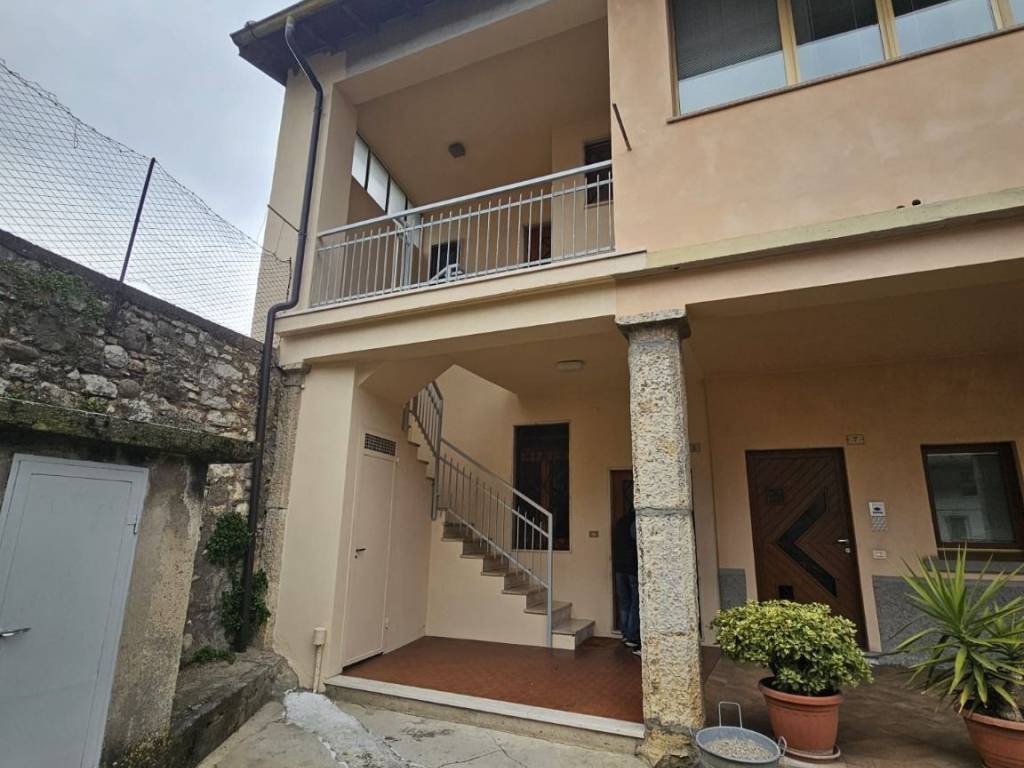 casa indipendente in vendita a Borgo di Terzo in zona Borgo