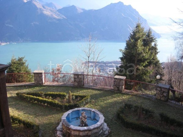 casa indipendente in vendita a Bossico