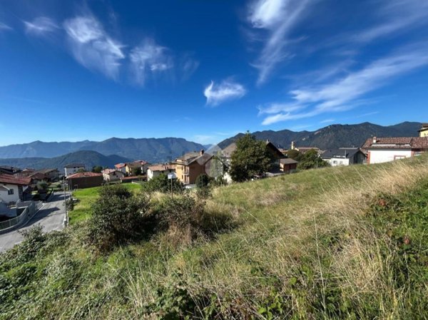 terreno edificabile in vendita a Bossico