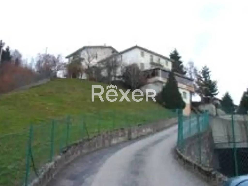 casa indipendente in vendita a Bossico