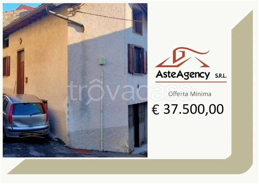 casa indipendente in vendita a Bossico