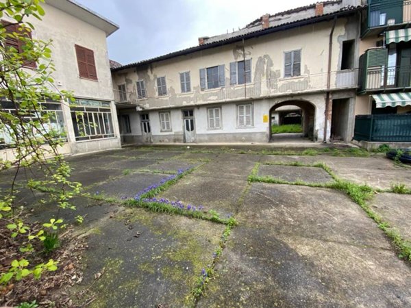 intera palazzina in vendita a Bottanuco