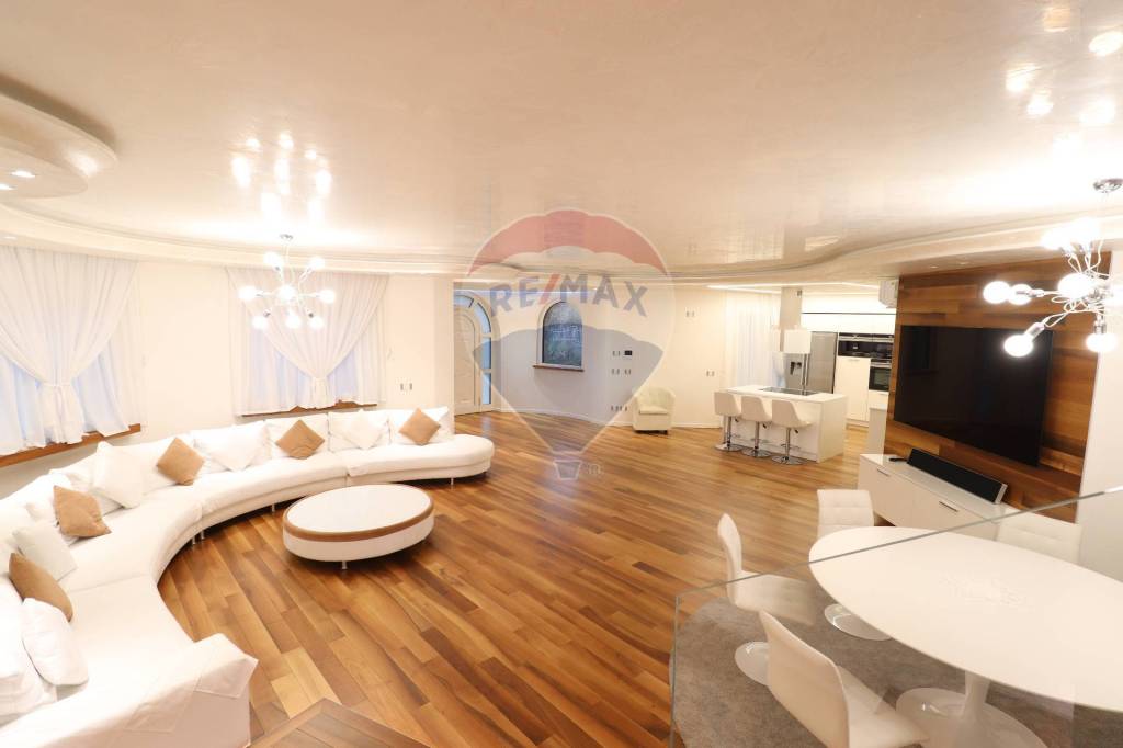 casa indipendente in vendita a Bottanuco