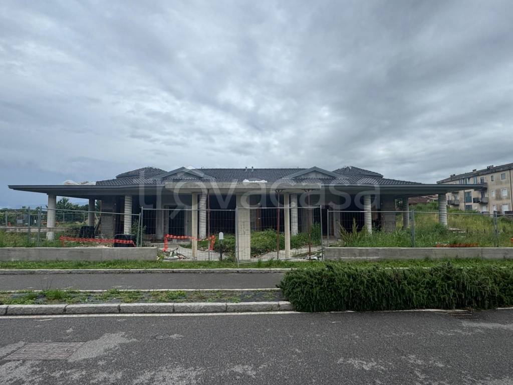 casa indipendente in vendita a Bottanuco
