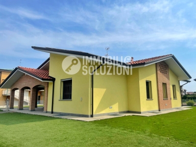 casa indipendente in vendita a Bottanuco