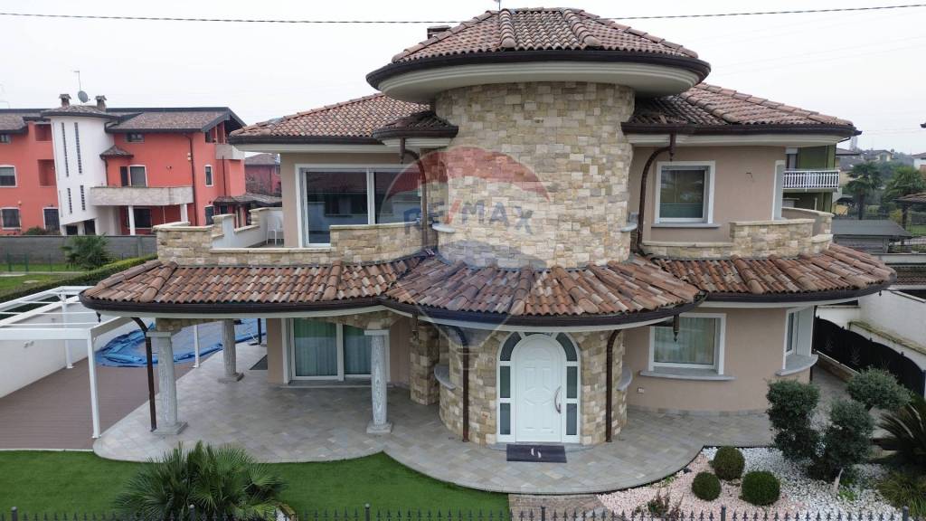 casa indipendente in vendita a Bottanuco