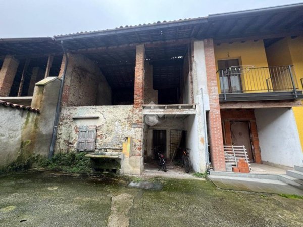 casa indipendente in vendita a Bottanuco