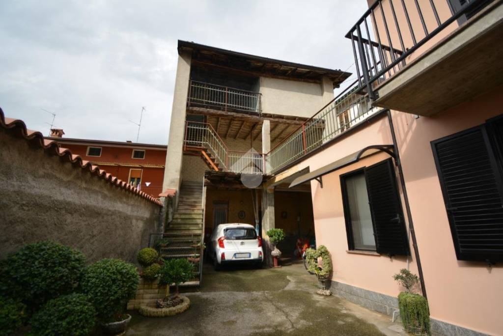 casa indipendente in vendita a Bottanuco