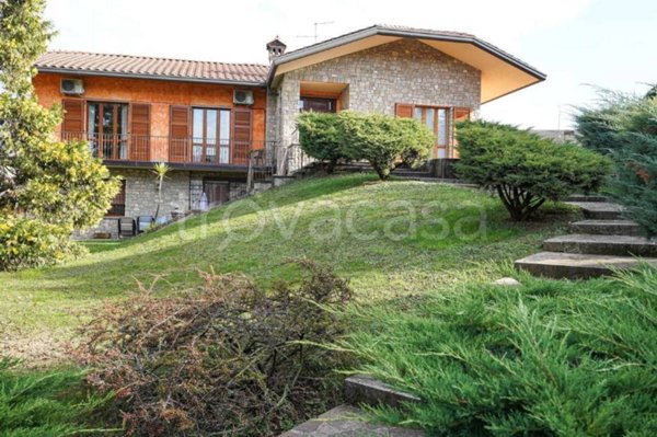 casa indipendente in vendita a Bottanuco