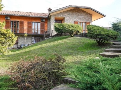 casa indipendente in vendita a Bottanuco