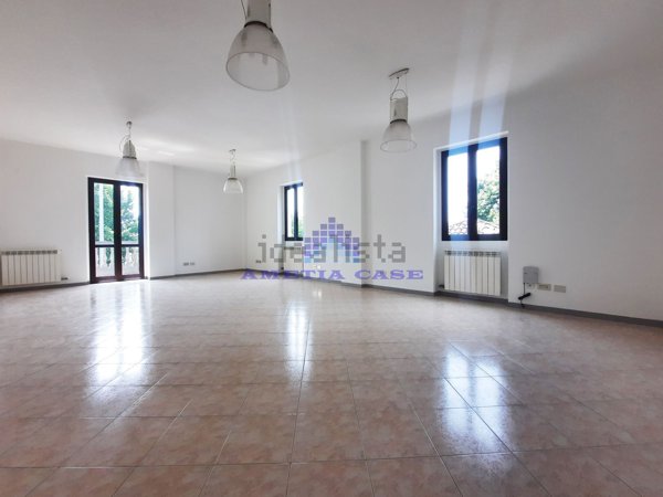 ufficio in vendita a Bottanuco