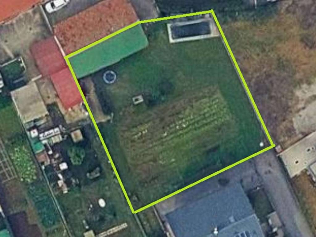 terreno edificabile in vendita a Bottanuco