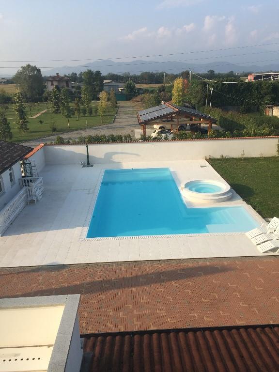 casa indipendente in vendita a Bottanuco