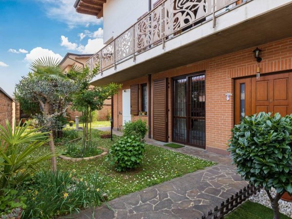 casa indipendente in vendita a Bottanuco