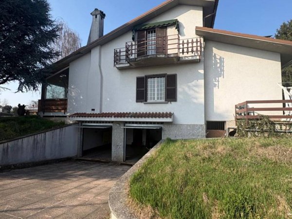 casa indipendente in vendita a Bottanuco