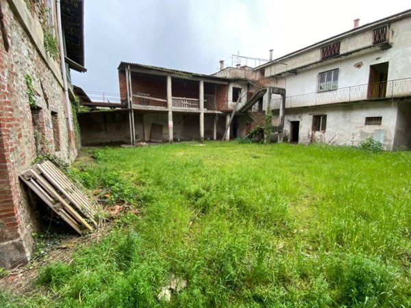 intera palazzina in vendita a Bottanuco