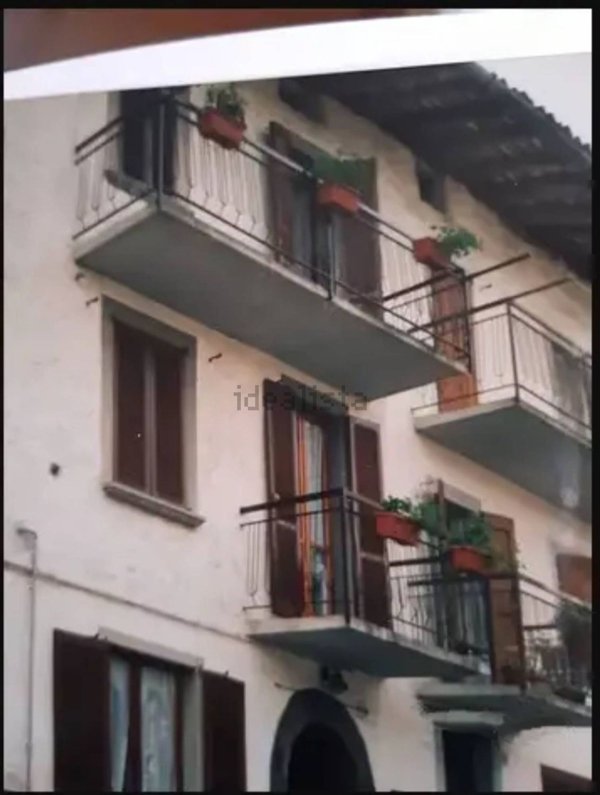esavano in vendita a Bracca
