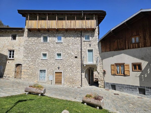negozio in vendita a Bracca