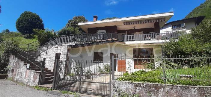 casa indipendente in vendita a Bracca