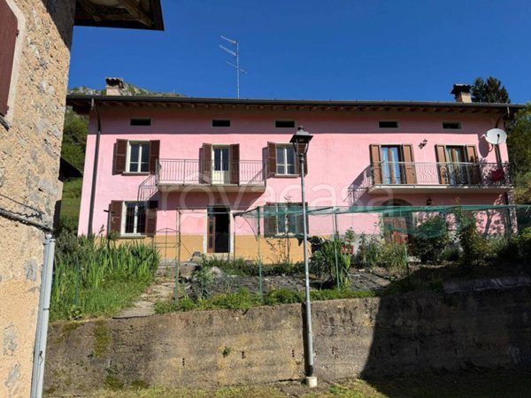 casa indipendente in vendita a Bracca in zona Cornalta