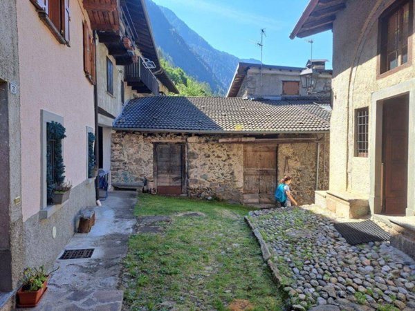 casa indipendente in vendita a Branzi