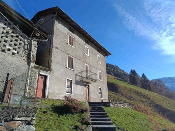 casa indipendente in vendita a Branzi