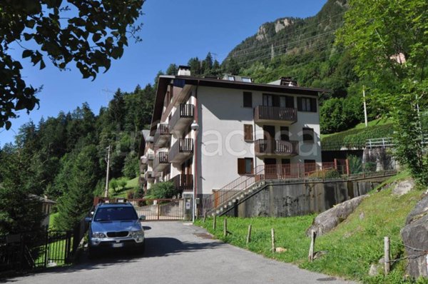 casa indipendente in vendita a Branzi