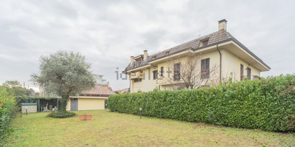 villa in vendita a Brembate