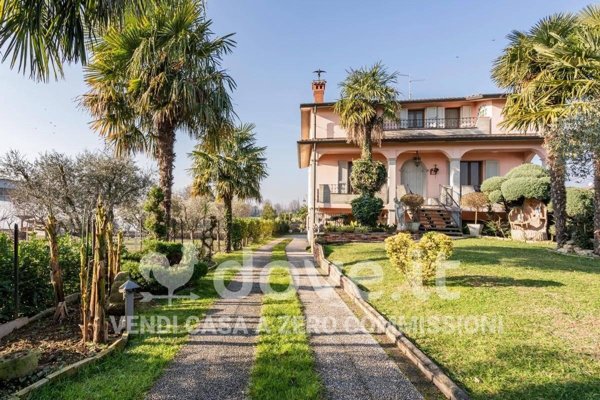 casa indipendente in vendita a Brembate in zona Grignano