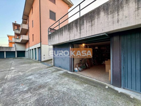 ufficio in vendita a Brembate
