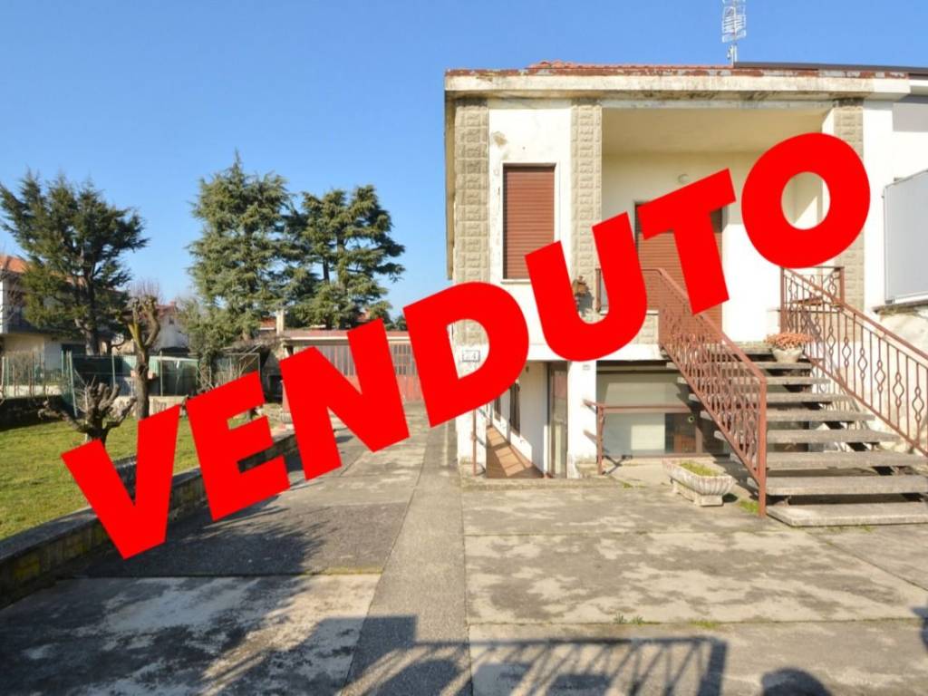 casa indipendente in vendita a Brembate