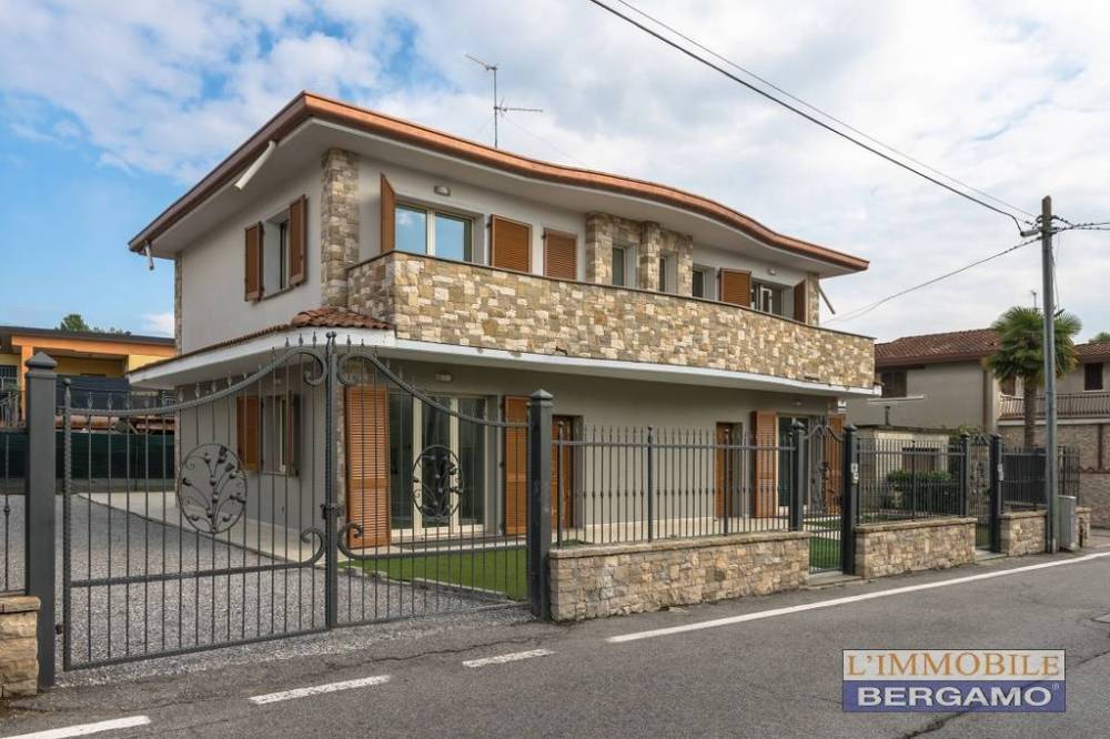 casa indipendente in vendita a Brembate