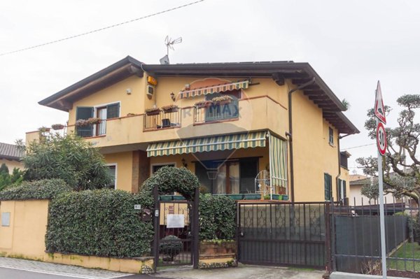 casa semindipendente in vendita a Brembate