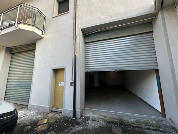 locale commerciale in vendita a Brembate