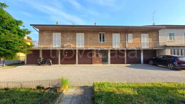 appartamento in vendita a Brembate in zona Grignano