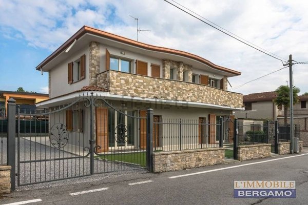 casa indipendente in vendita a Brembate