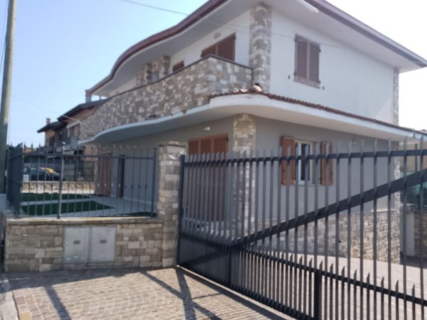 casa indipendente in vendita a Brembate