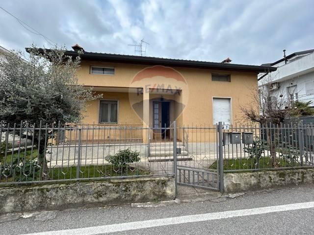 casa indipendente in vendita a Brembate