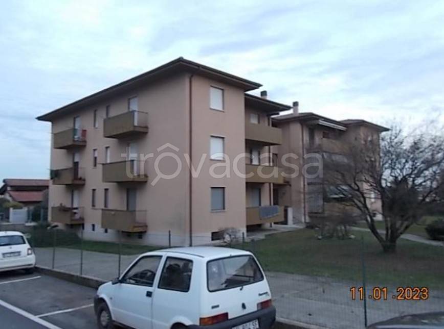 appartamento in vendita a Brembate in zona Grignano