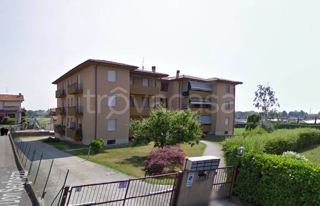 appartamento in vendita a Brembate in zona Grignano