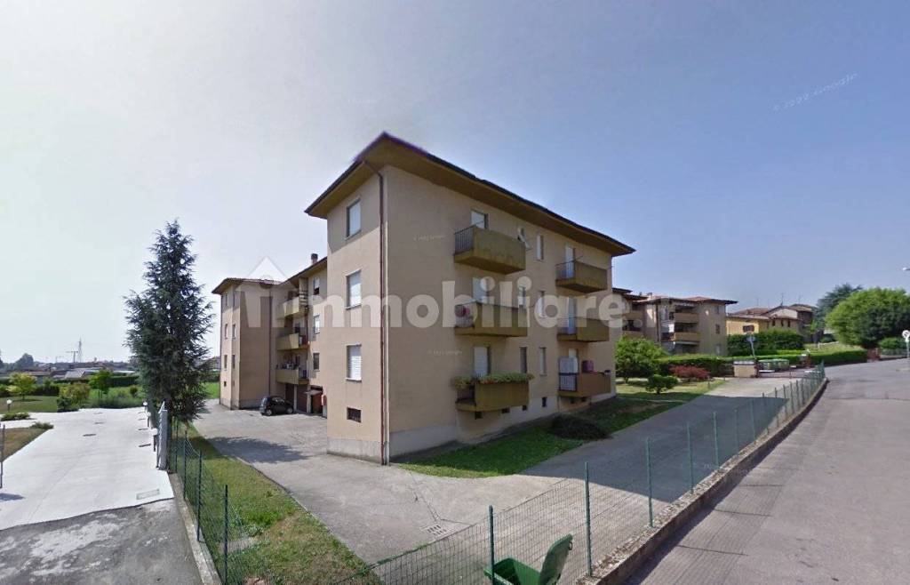 appartamento in vendita a Brembate in zona Grignano