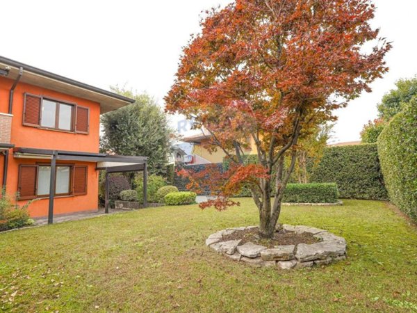 casa indipendente in vendita a Brembate