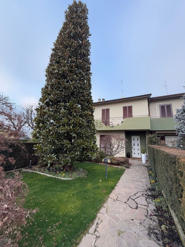 casa indipendente in vendita a Brembate
